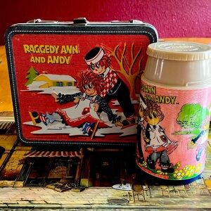Vintage Raggedy Ann and Andy Metal Tin Lunch Box 1973 Bobs Merrill Co. No Handle
